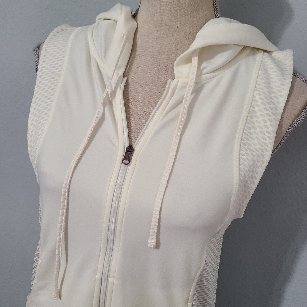 CALIA by Carrie Underwood Mesh Zip Up Vest‎ with Hood Cream NWT Size Small - Picture 3 of 12